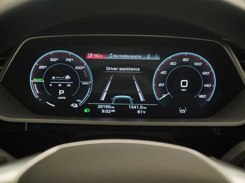 Used 2024 Audi Q8 e-tron Premium image 10