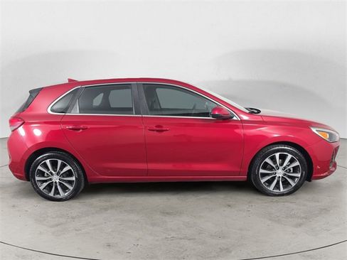 Used 2018 Hyundai Elantra GT image 6