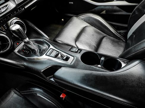 Used 2016 Chevrolet Camaro SS RWD image 25
