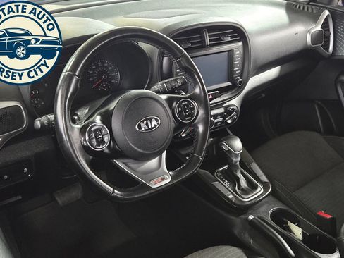 Used 2020 Kia Soul GT-Line FWD image 9