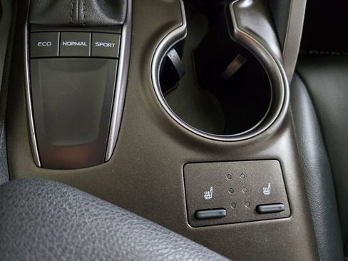 Used 2024 Toyota Camry SE w/ Cold Weather Package image 16