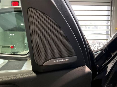 Used 2025 BMW X5 xDrive40i w/ Climate Comfort Package image 35