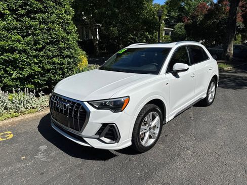 Used 2021 Audi Q3 2.0T Premium w/ Convenience Package AWD/4WD image 3