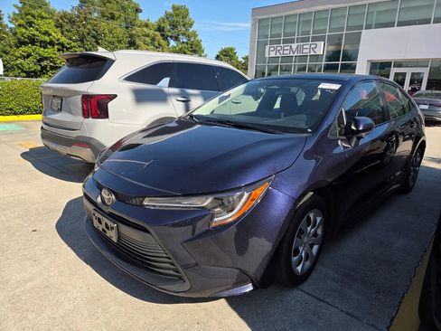 Used 2023 Toyota Corolla LE FWD image 11