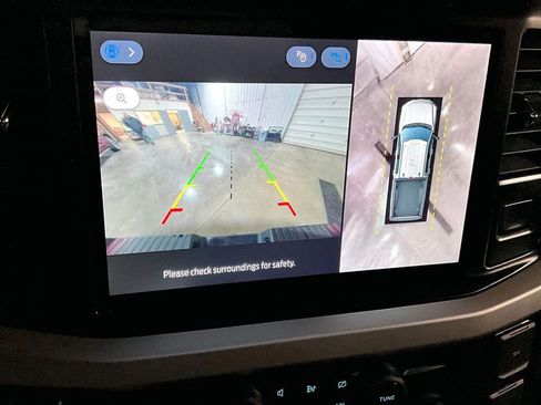 Certified 2023 Ford F350 XLT w/ Black Appearance Package image 33