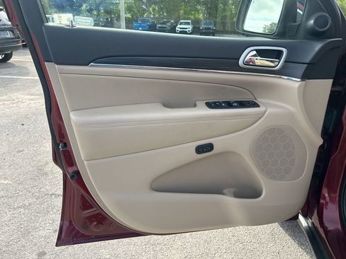 Certified 2022 Jeep Grand Cherokee Limited image 35