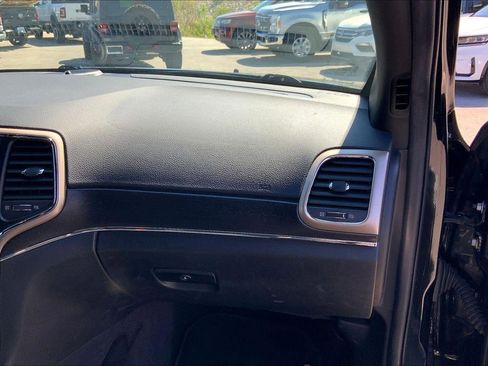 Used 2016 Jeep Grand Cherokee Limited AWD/4WD image 16