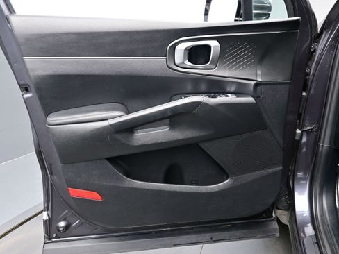 Used 2021 Kia Sorento S image 10