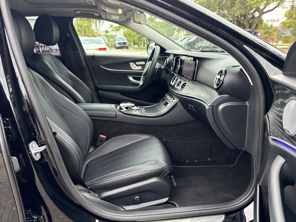 Used 2018 Mercedes-Benz E 300 image 25