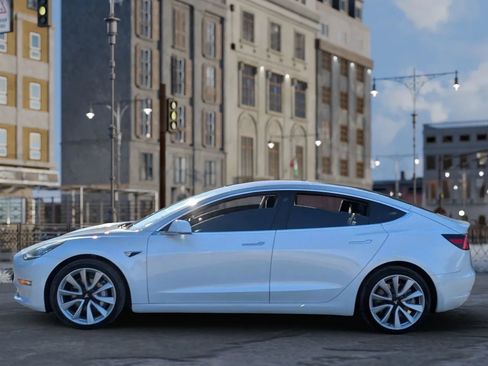 Used 2018 Tesla Model 3 Long Range AWD/4WD image 4