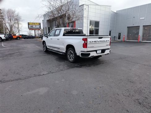 Used 2024 Chevrolet Silverado 1500 High Country w/ Technology Package image 4