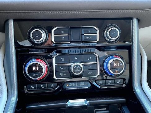 Certified 2021 GMC Yukon XL Denali image 24