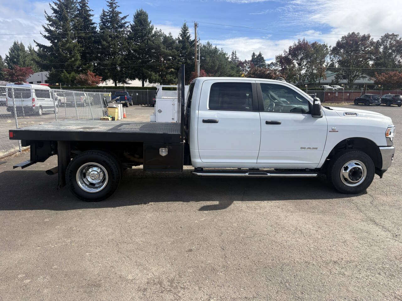 Used 2024 RAM 3500 Big Horn AWD/4WD image 6