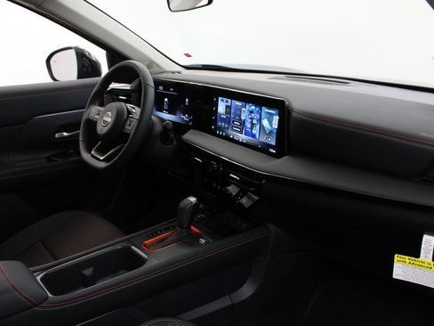 New 2026 Nissan Kicks SR w/ SR Premium Package FWD image 22