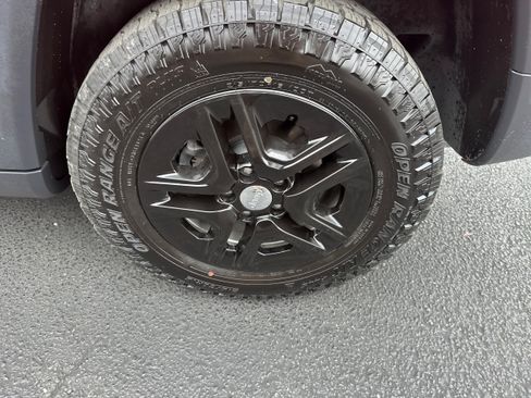 Used 2018 Jeep Compass Sport AWD/4WD image 26