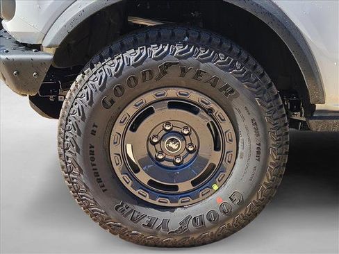 New 2025 Ford Bronco Badlands image 10