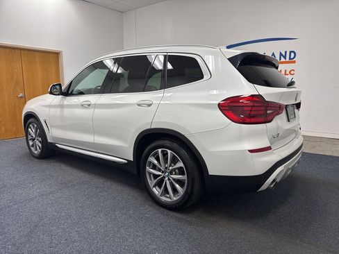Used 2019 BMW X3 xDrive30i w/ Premium Package AWD/4WD image 2