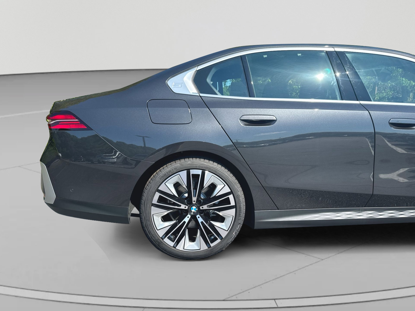 New 2026 BMW 530i xDrive AWD/4WD image 31