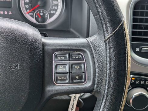 Used 2020 RAM 1500 Classic SLT RWD image 24