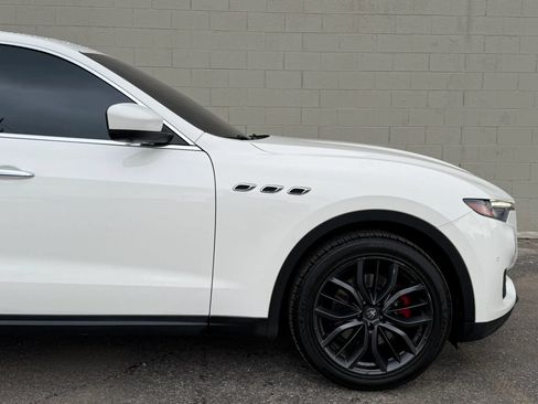 Used 2018 Maserati Levante AWD/4WD image 13
