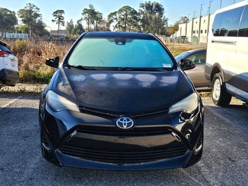 Used 2017 Toyota Corolla LE image 2