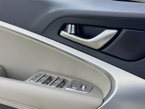 Used 2023 Genesis G70 2.0T AWD/4WD image 20