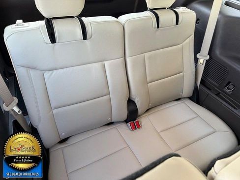 Used 2022 Ford Explorer Platinum w/ Equipment Group 601A image 18