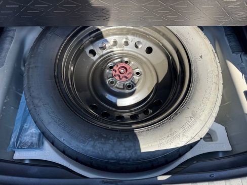 Used 2025 Toyota RAV4 XLE image 17