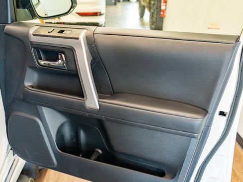 Used 2020 Toyota 4Runner Limited AWD/4WD image 46