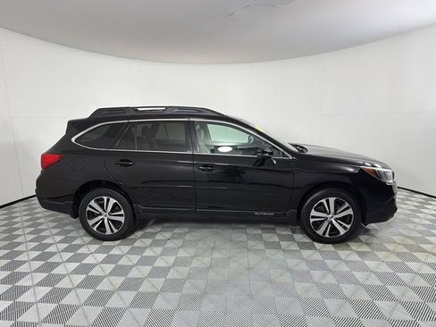 Used 2018 Subaru Outback 3.6R Limited AWD/4WD image 4