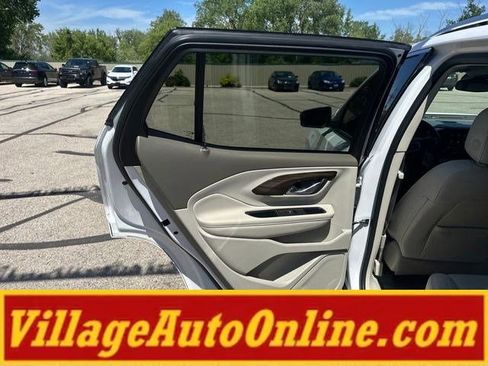 Used 2018 GMC Terrain Denali w/ Advanced Safety Package AWD/4WD image 33