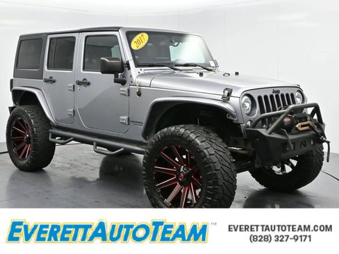Used 2017 Jeep Wrangler Unlimited Sahara AWD/4WD image 1