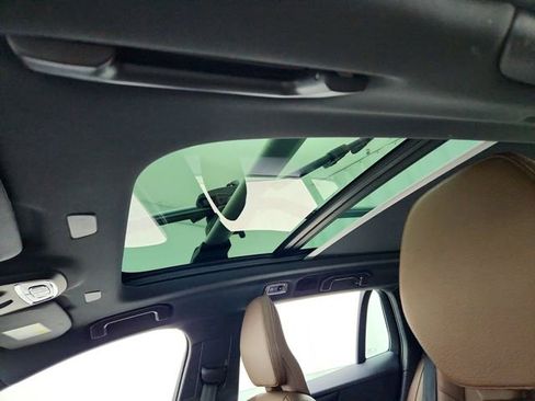 Used 2020 Volvo V60 T5 Momentum w/ Protection Package image 18