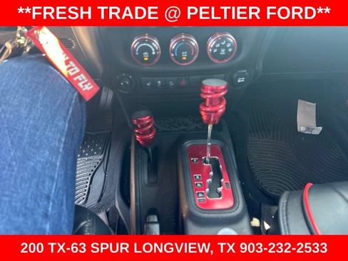 Used 2015 Jeep Wrangler Unlimited Sahara AWD/4WD image 9