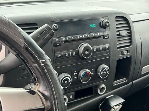 Used 2010 Chevrolet Silverado 1500 LT image 17