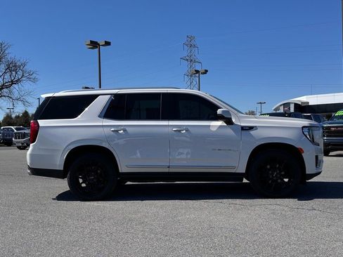 Used 2021 GMC Yukon Denali w/ Denali Premium Package image 3