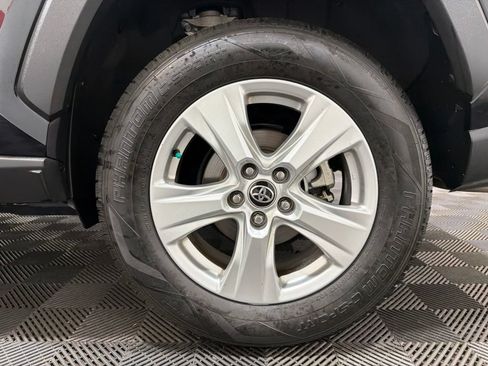 Used 2021 Toyota RAV4 XLE AWD/4WD image 32