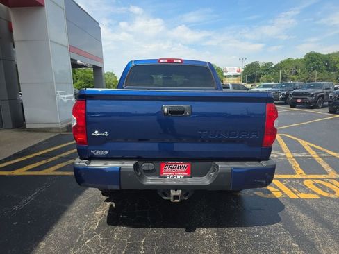 Used 2015 Toyota Tundra 4x4 CrewMax image 4