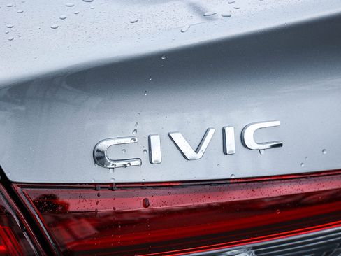 Used 2025 Honda Civic Sport image 9