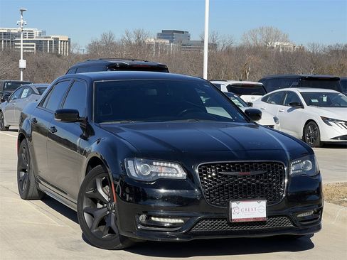 Used 2022 Chrysler 300 S image 2