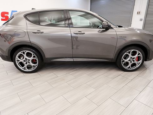 Used 2024 Alfa Romeo Tonale Veloce AWD/4WD image 6