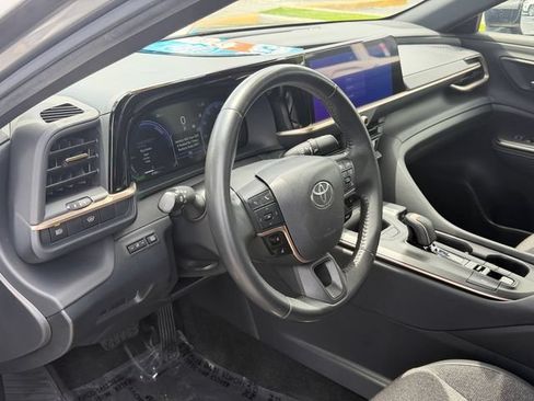 Certified 2023 Toyota Crown AWD/4WD image 12