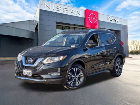 Used 2019 Nissan Rogue SV w/ Premium Package image 1