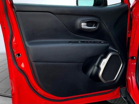 Used 2023 Jeep Renegade Latitude image 23