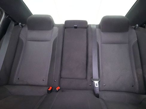 Used 2016 Dodge Charger SXT RWD image 16