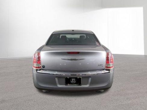 Used 2014 Chrysler 300 C RWD image 14