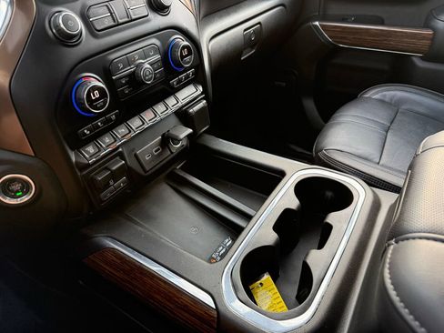 Used 2020 Chevrolet Silverado 3500 High Country w/ LPO, Hitch Package image 33