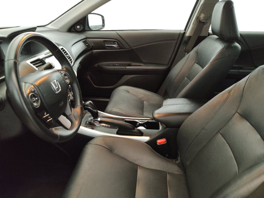 Used 2015 Honda Accord Touring image 17