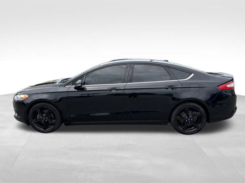 Used 2016 Ford Fusion SE FWD image 2