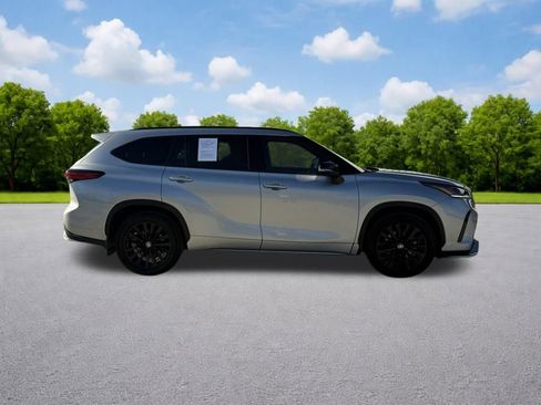 Used 2023 Toyota Highlander XSE image 10